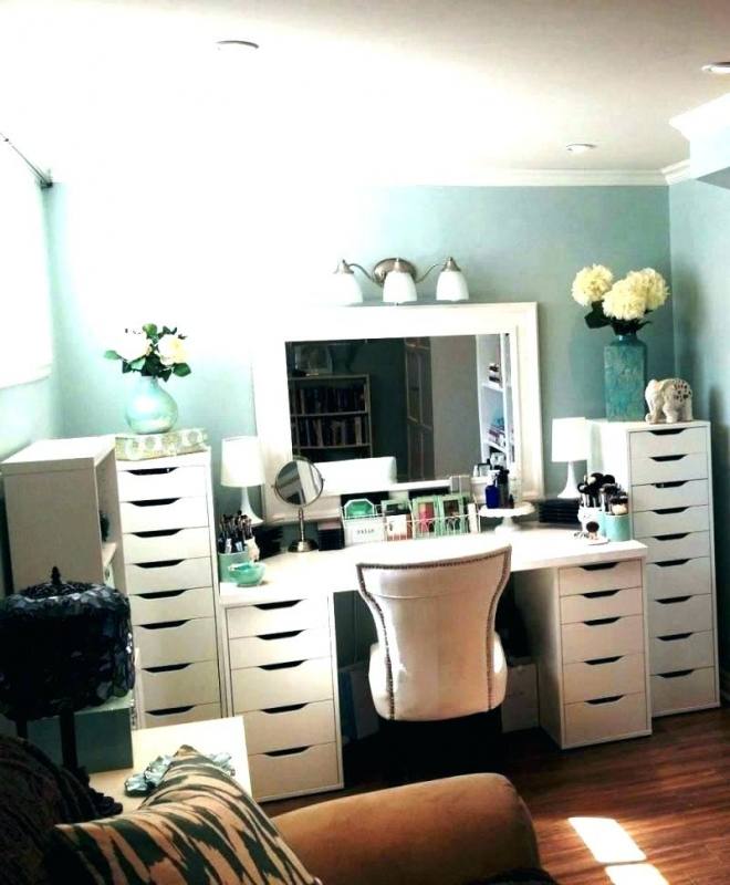 white bedroom vanity